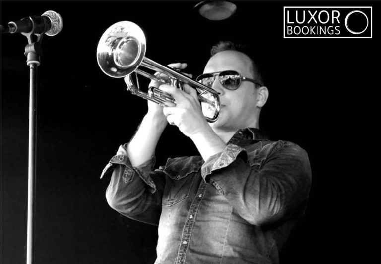 Mr Trumpet boeken Luxor Bookings