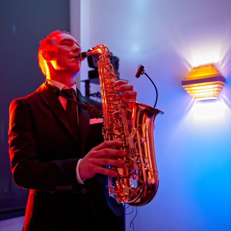 Mr. Sax Boeken Luxor Bookings